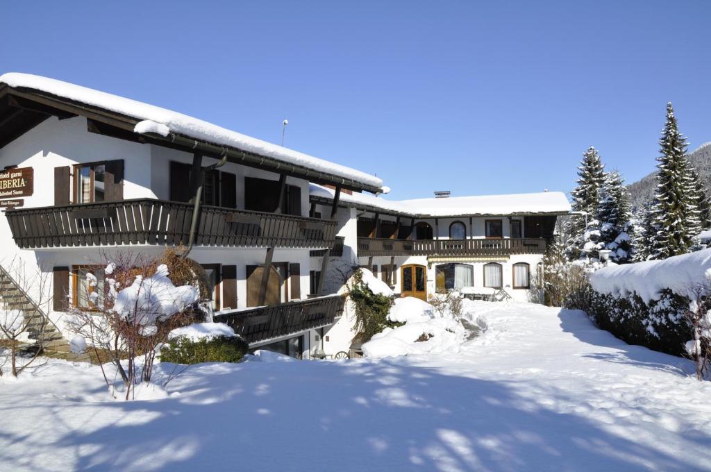 Hotel Garni Liberia Oberstdorf Bagian luar foto