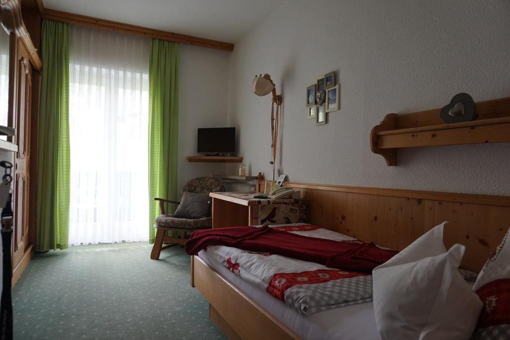 Hotel Garni Liberia Oberstdorf Bagian luar foto